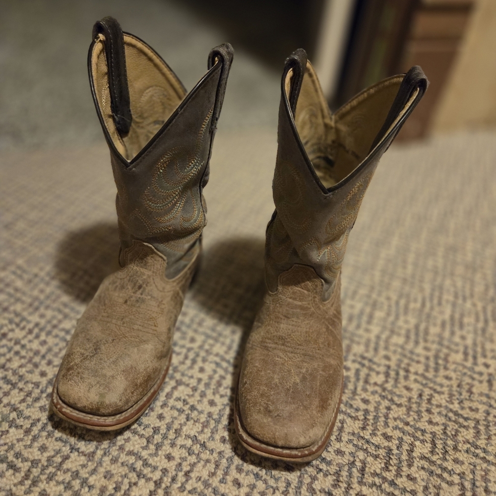 Cowboy/Cowgirl Boots
